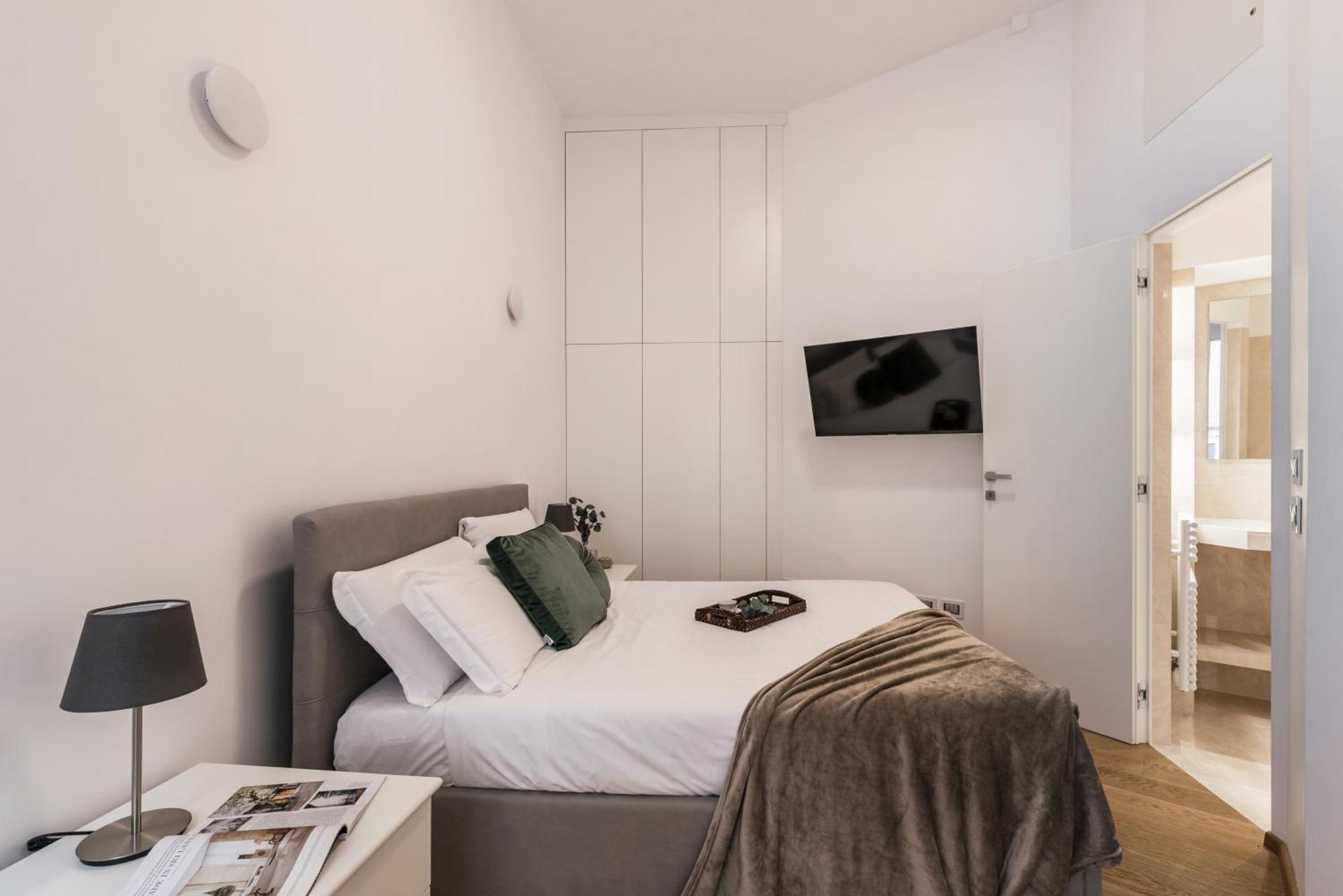 The Rent - One-bedroom Flat In Tritone Area Rom