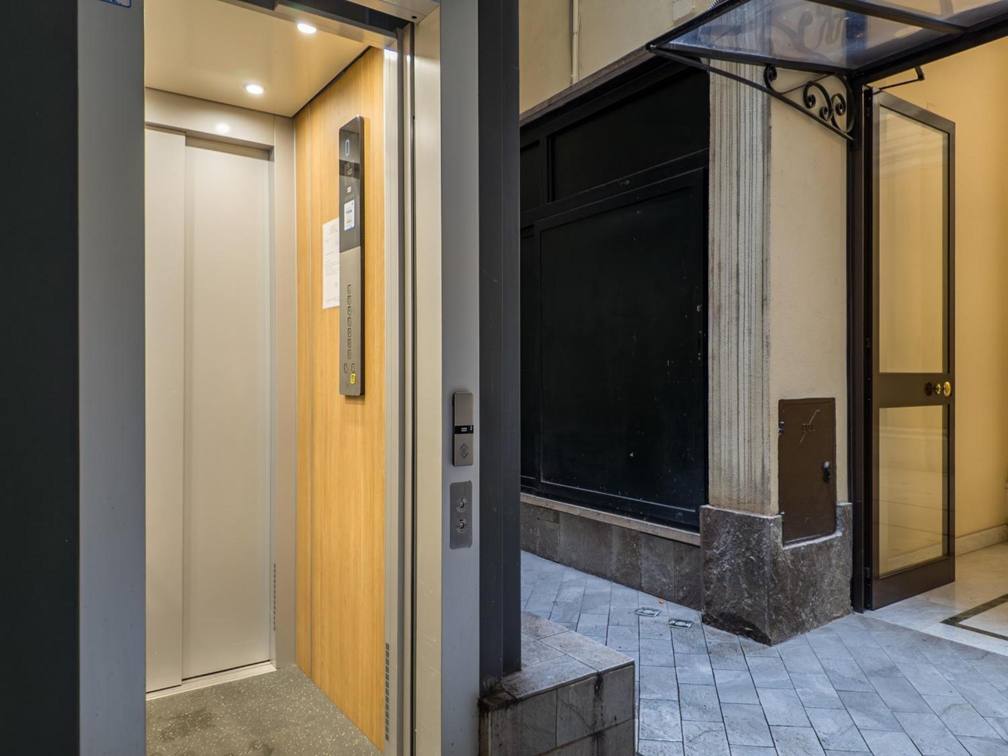 The Rent - One-bedroom Flat In Tritone Area Apartment Rom