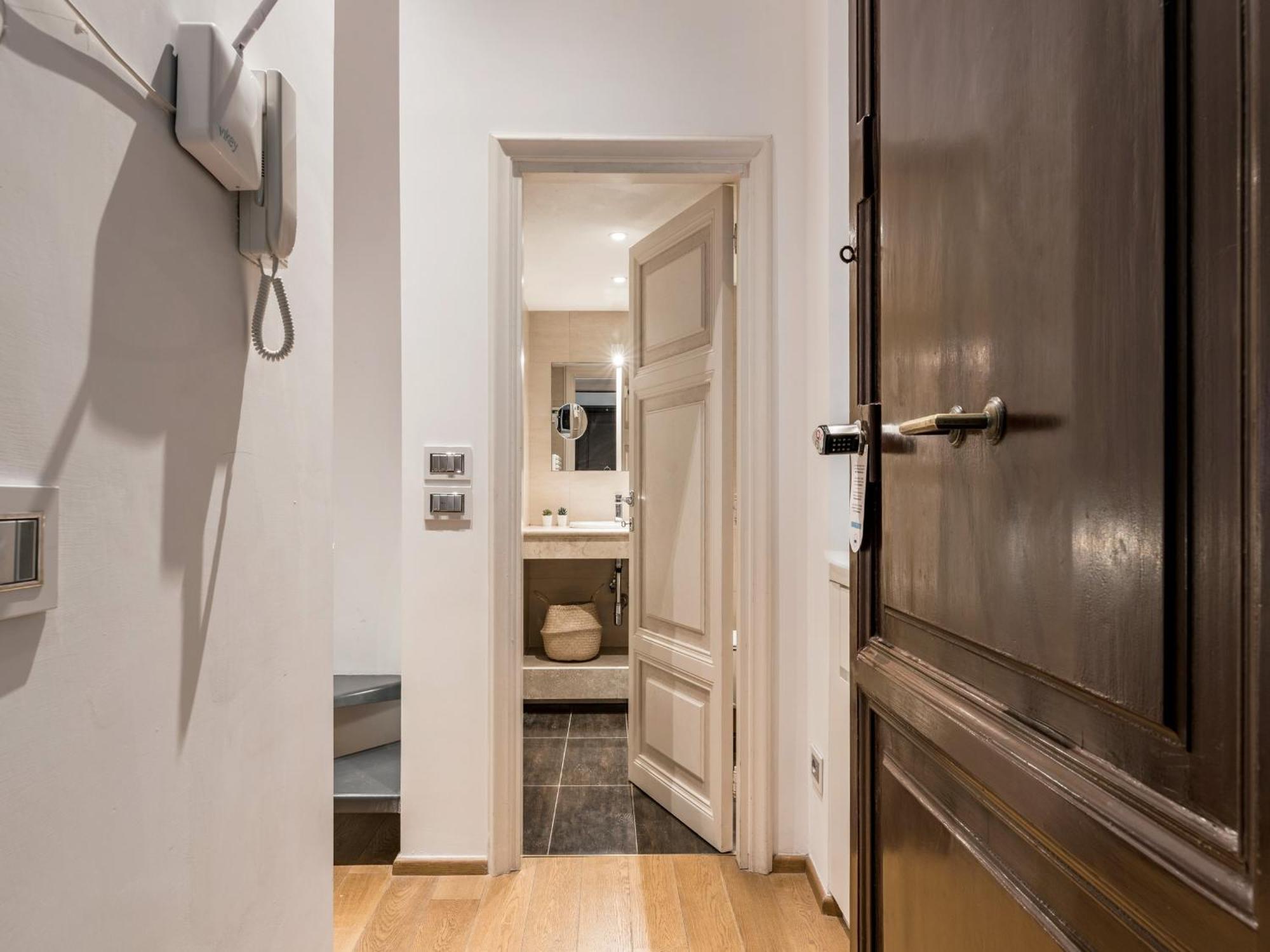 The Rent - One-bedroom Flat In Tritone Area Rom